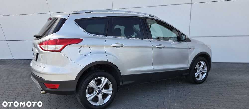 Ford Kuga 2.0 TDCi 2x4 Titanium - 13