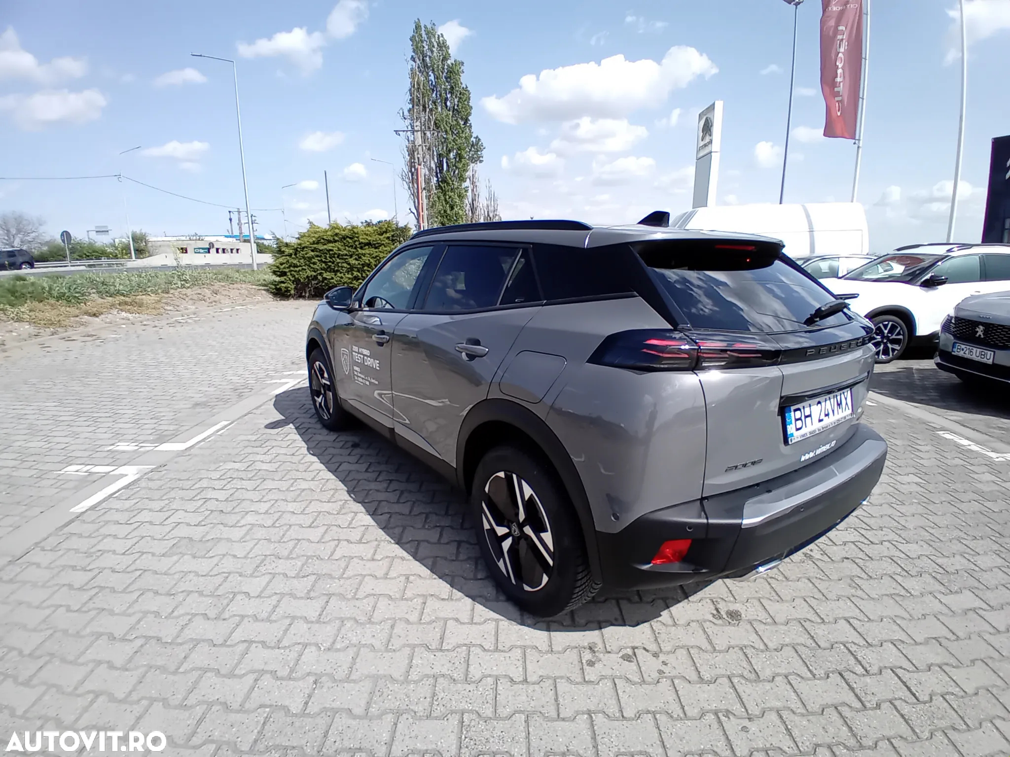Peugeot 2008 Hybrid 145 e-DSC Allure - 8