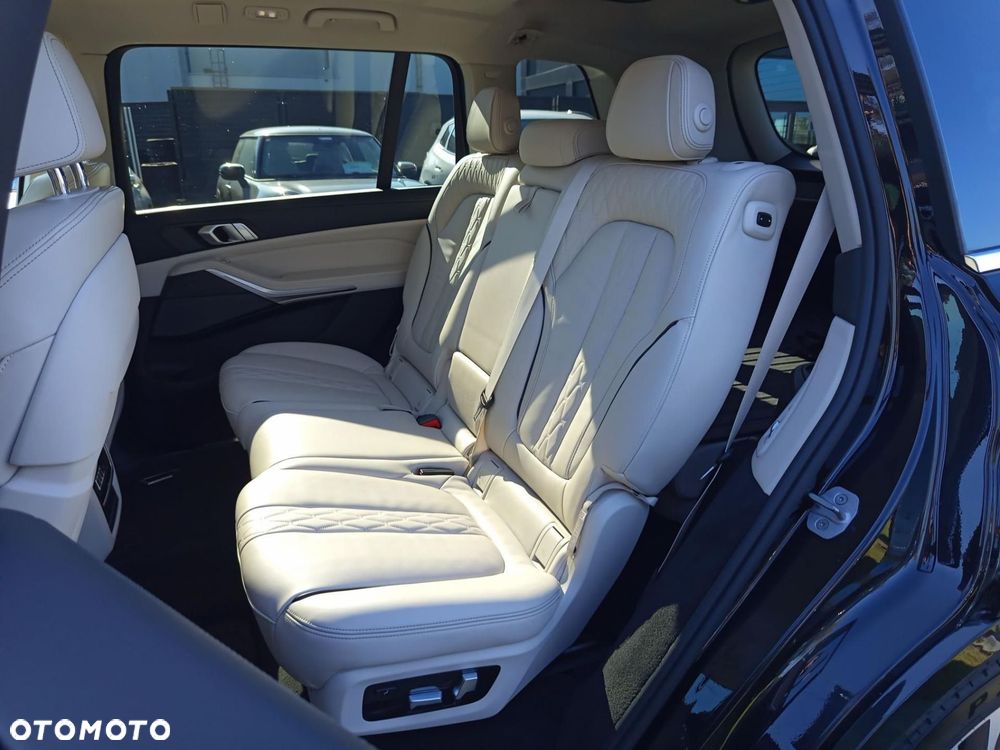 BMW X7 - 23