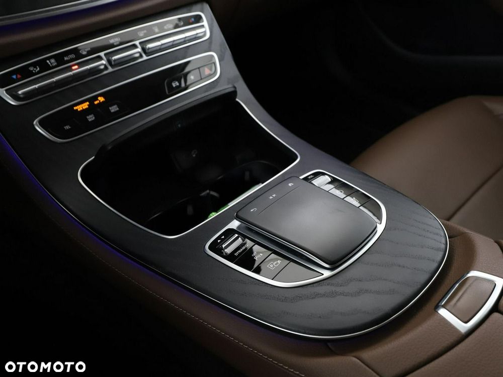 Mercedes-Benz Klasa E 300 de 4-Matic Avantgarde - 32