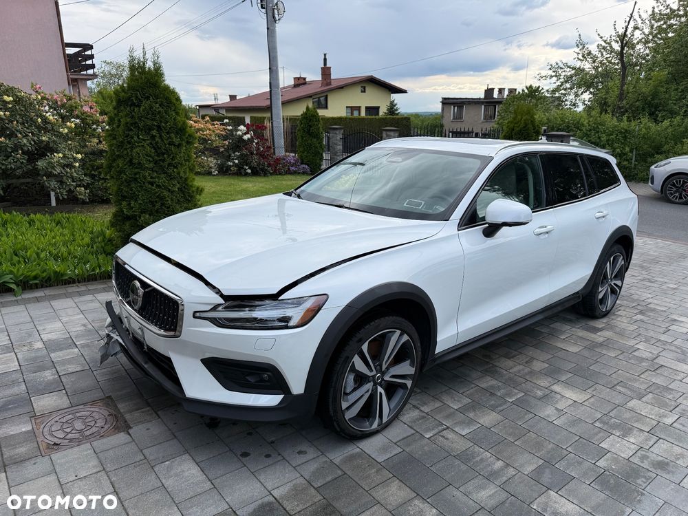Volvo V60 B5 B AWD Plus Dark - 1