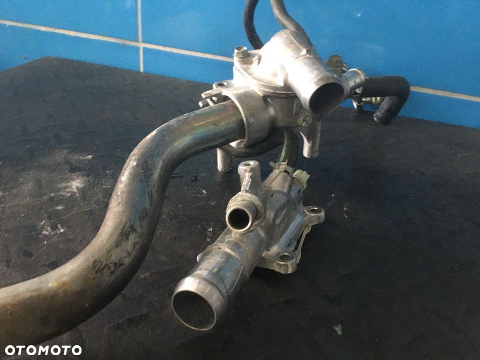 OBUDOWA TERMOSTATU HONDA JAZZ 1.3 IVTEC L13Z2 - 1