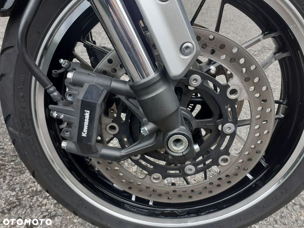 Kawasaki Z 900 RS - 9