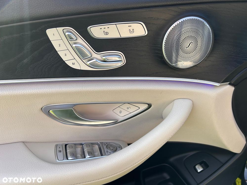Mercedes-Benz Klasa E 220 d 4-Matic 9G-TRONIC - 20
