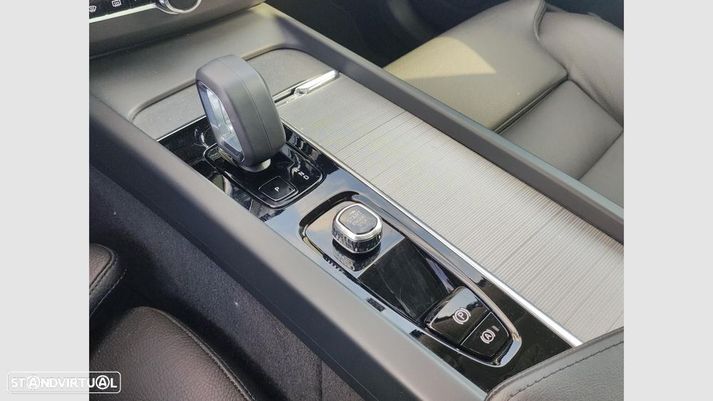 Volvo XC 60 2.0 T6 PHEV Plus Bright AWD - 18