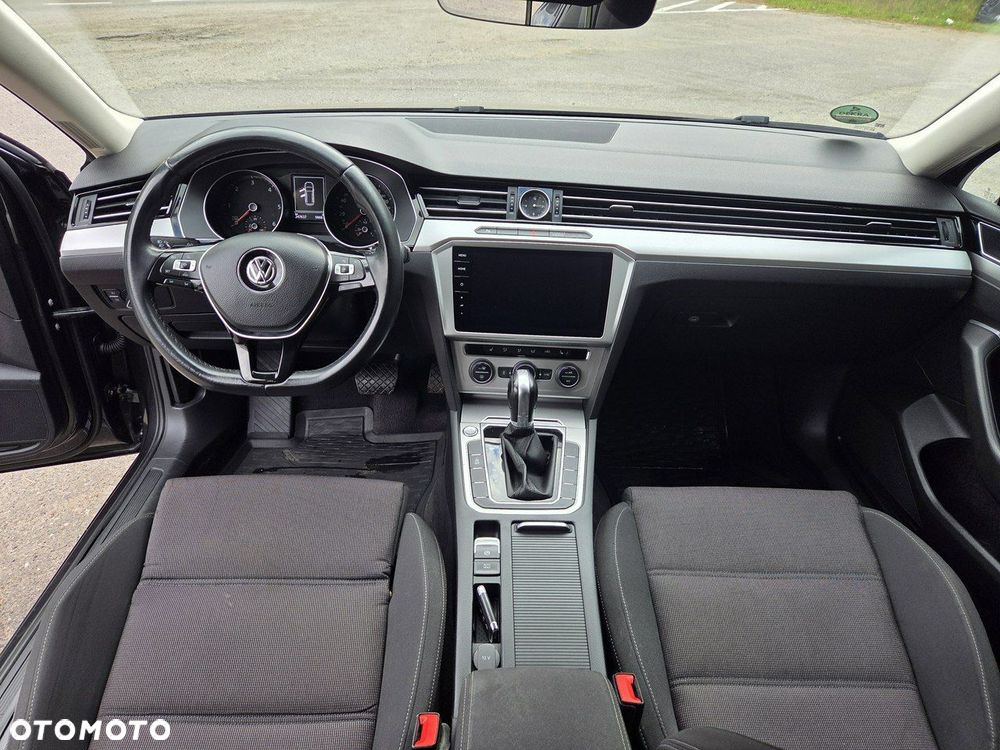 Volkswagen Passat - 22