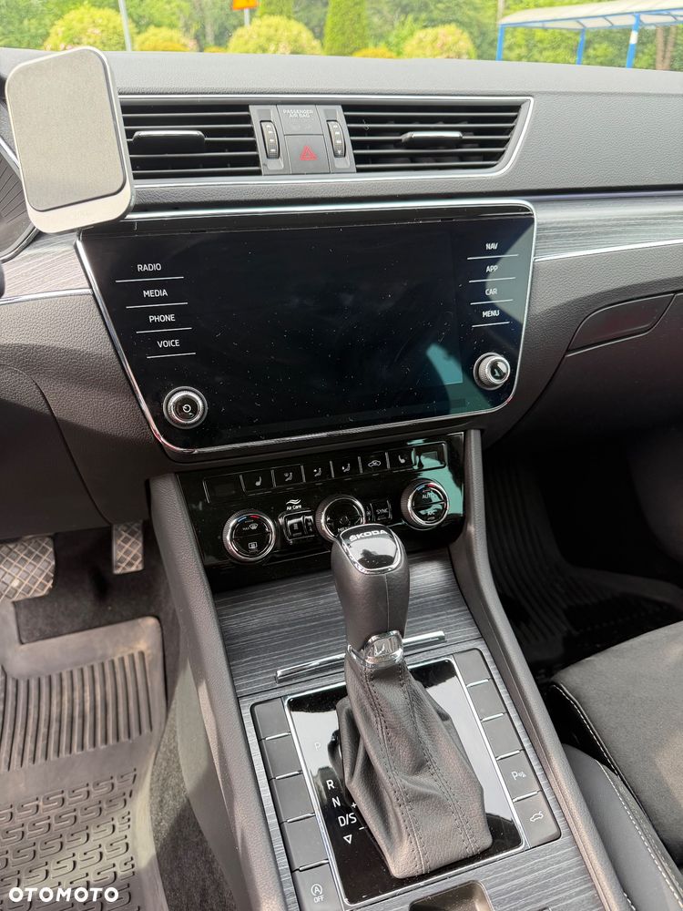 Skoda Superb 2.0 TDI SCR Style DSG - 8