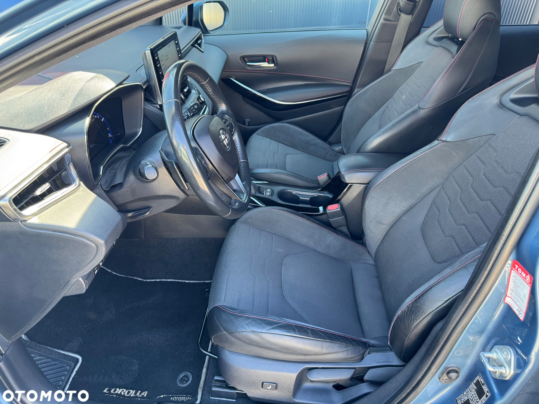 Toyota Corolla 2.0 Hybrid Executive - 16