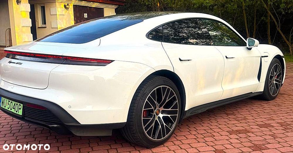 Porsche Taycan - 10