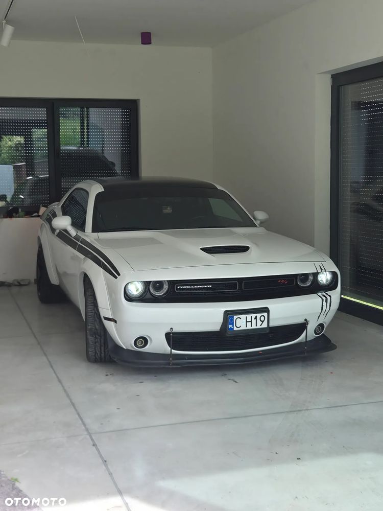 Dodge Challenger 5.7 R/T - 10