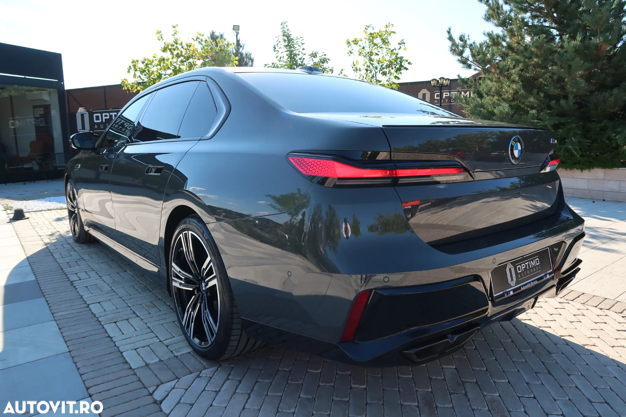 BMW M7 M760e xDrive AT PHEV - 5