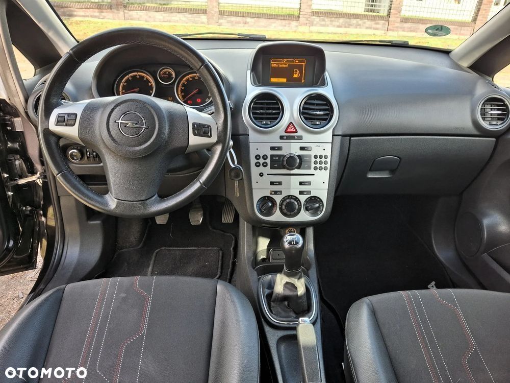 Opel Corsa 1.4 16V 150 Jahre - 18