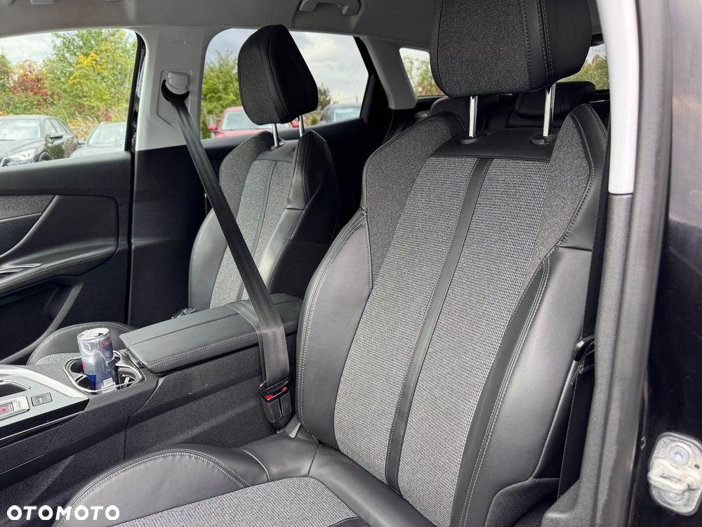 Peugeot 3008 1.6 PureTech GPF Allure S&S EAT8 - 19