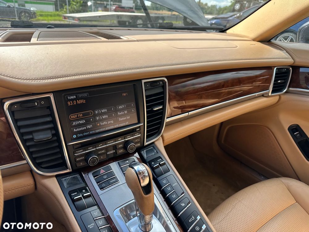 Porsche Panamera 4S - 15