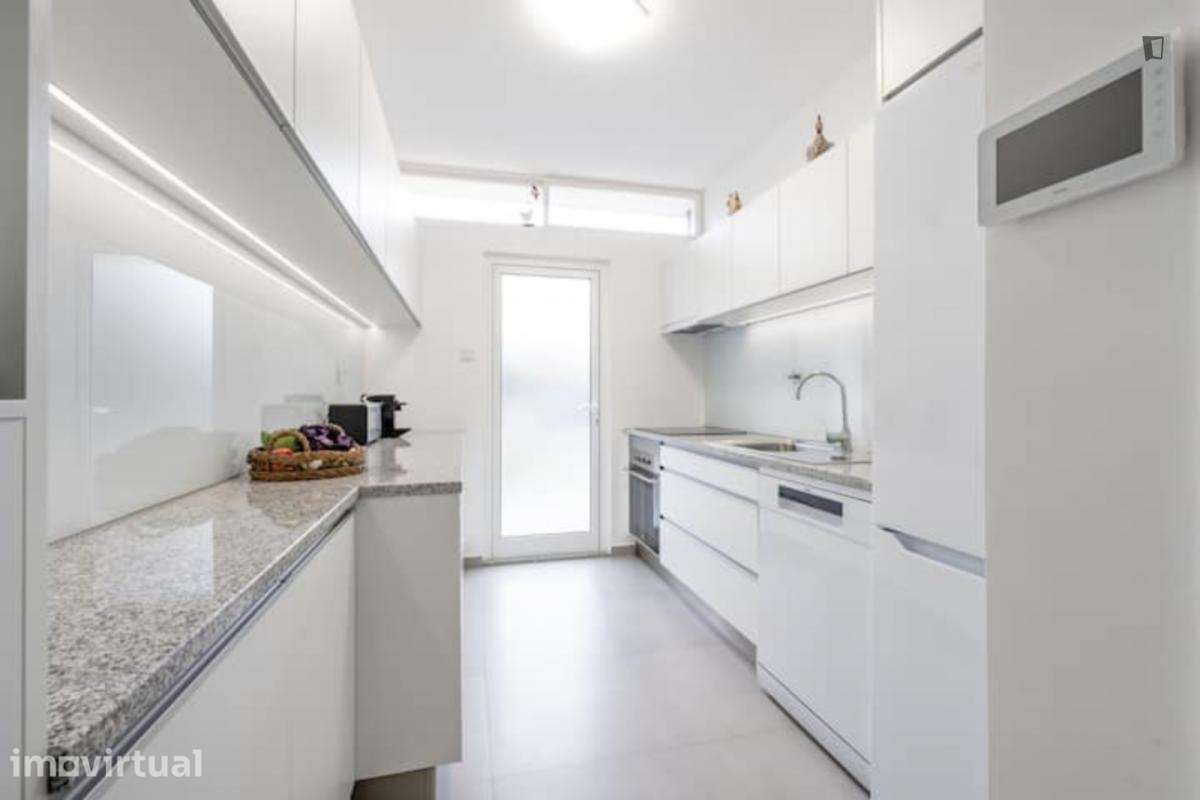Casa com 4 quartos - localizado em Cedofeita Porto - Grande imagem: 2/44
