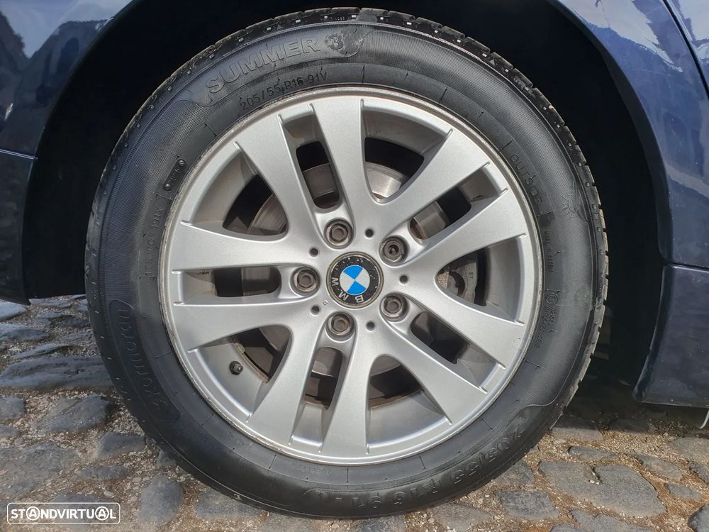 BMW 320 d Exclusive - 43