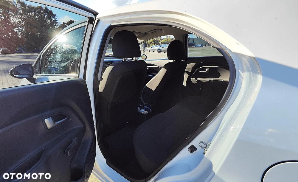 Kia Rio - 8
