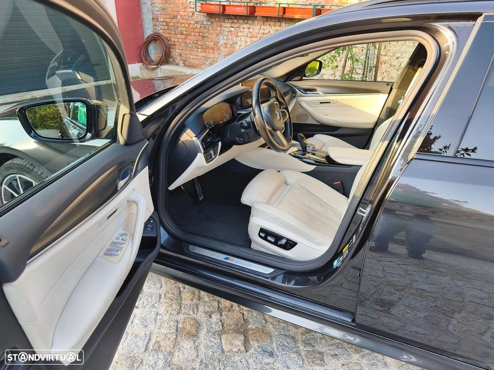 BMW 530 e Pack Desportivo M - 13