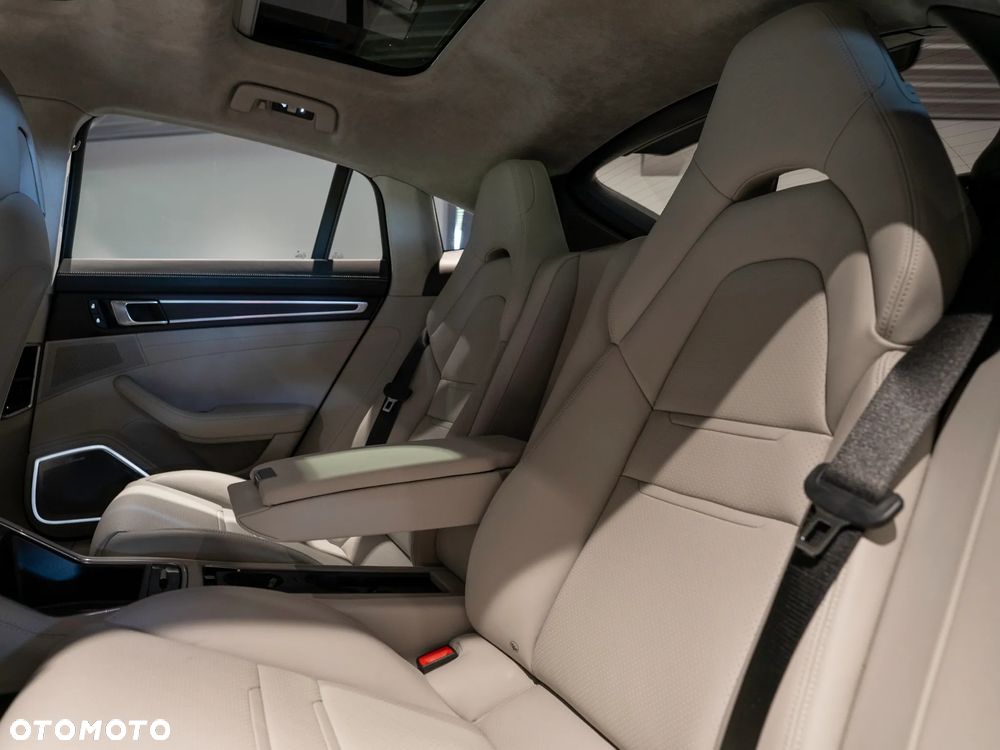 Porsche Panamera 4 E-Hybrid Platinum Edition - 22