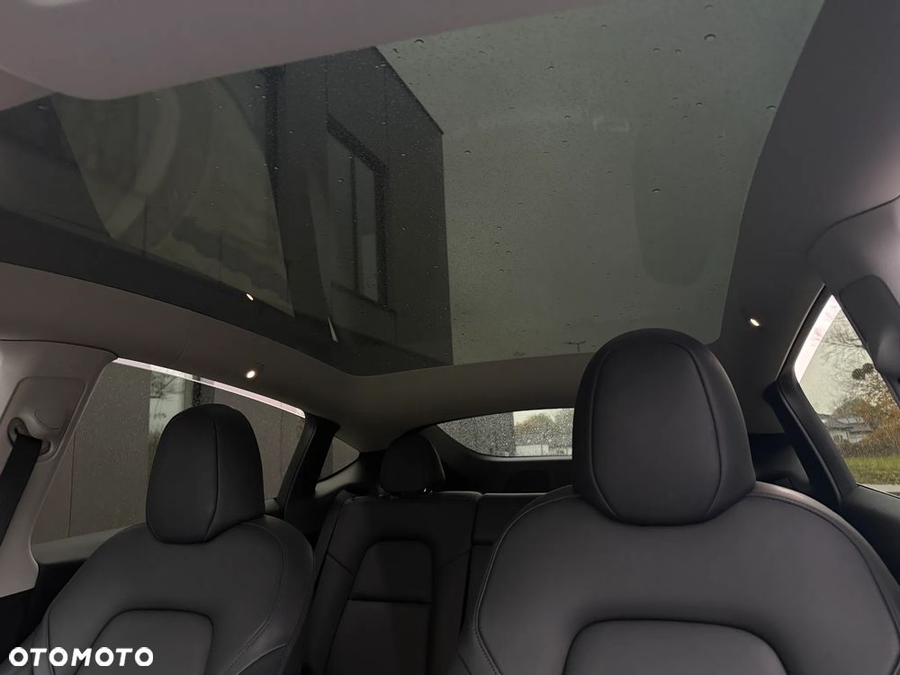 Tesla Y - 22