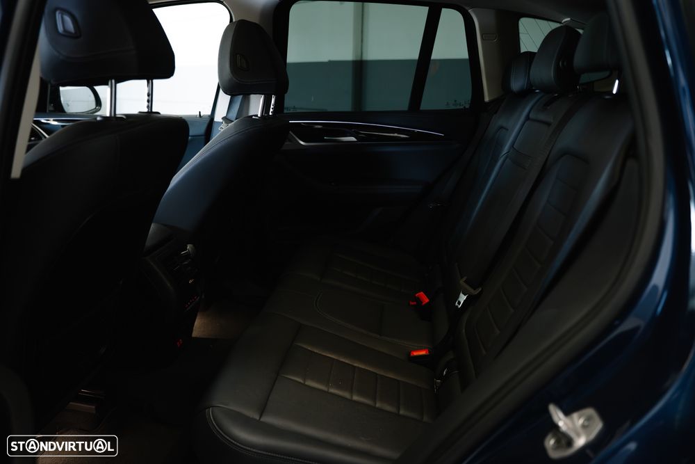 BMW iX3 - 25