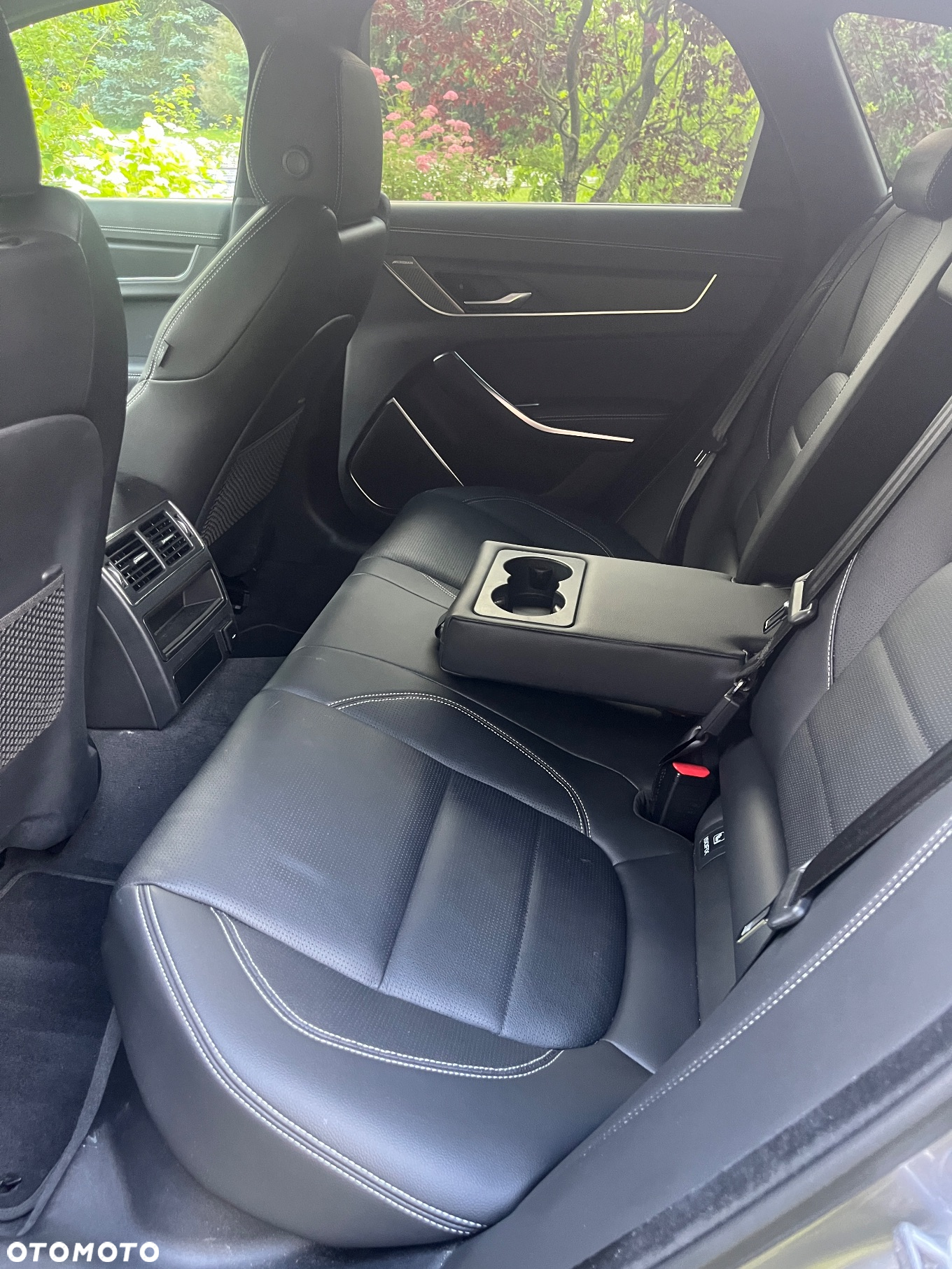 Jaguar XF D200 AWD Sportbrake R-Dynamic SE - 10