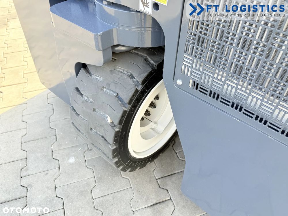 Combilift WÓZEK CZTEROKIERUNKOWY - WIELOKIERUNKOWY | COMBILIFT CB3000| GAS | TRIPLEX 5500MM | POZYCJONER WIDEŁ | PRZESUW WIDEŁ | WOLNY SKOK | NOWE OPONY | PO SERWISIE | STAN IDEALNY | Szeroka oferta wózków czterokierunkowych i bocznych, dopasowanych do różnorodnych potrzeb i zastosowań - 7