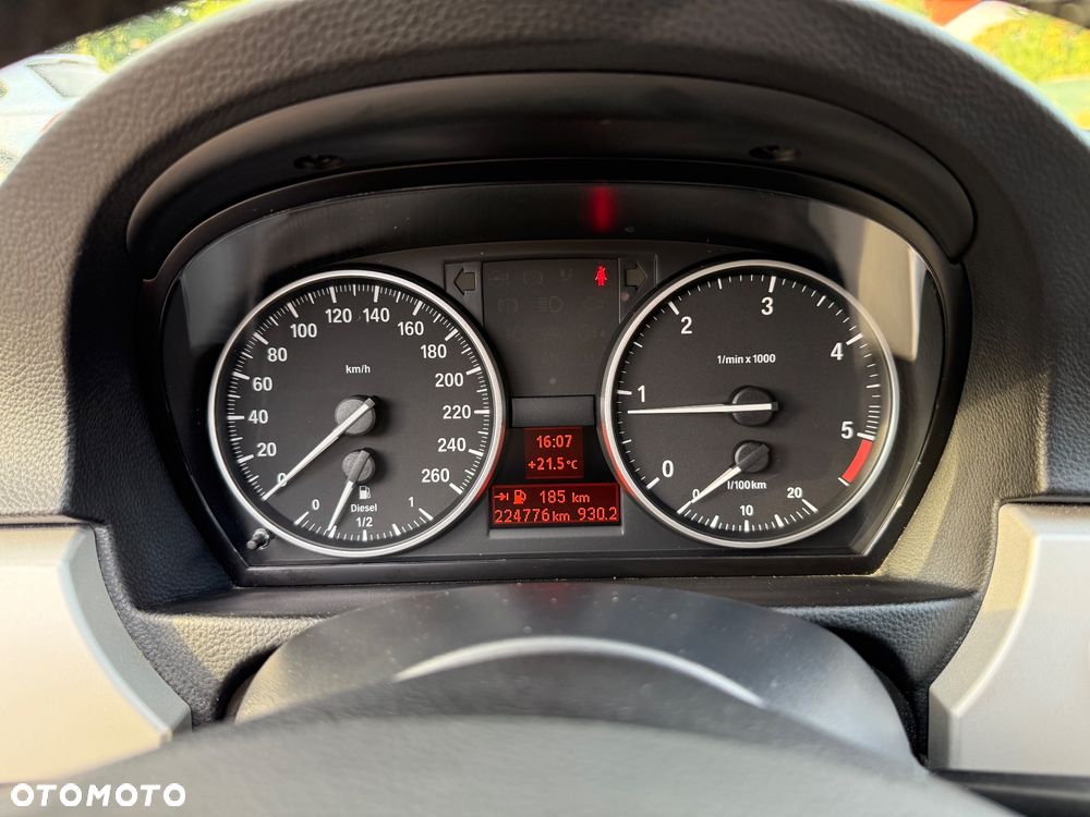 BMW Seria 3 318d Sport Line - 13