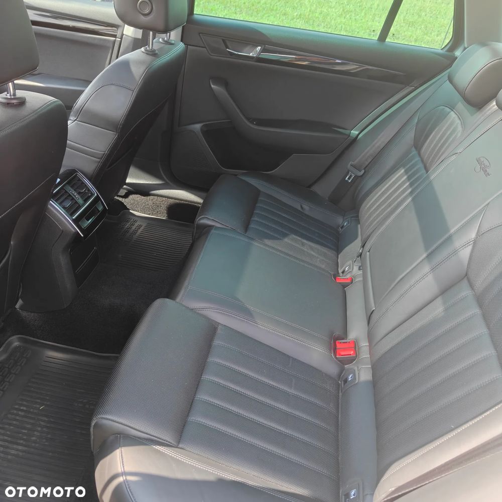 Skoda Superb 2.0 TDI L&K - 12