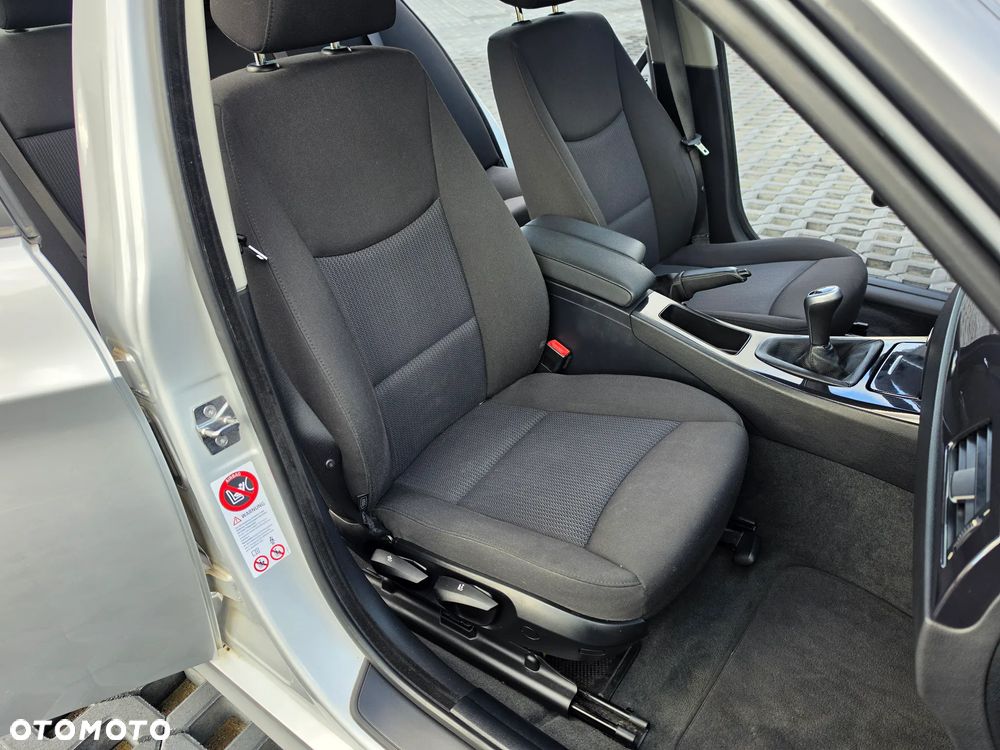 BMW Seria 3 318d DPF - 13