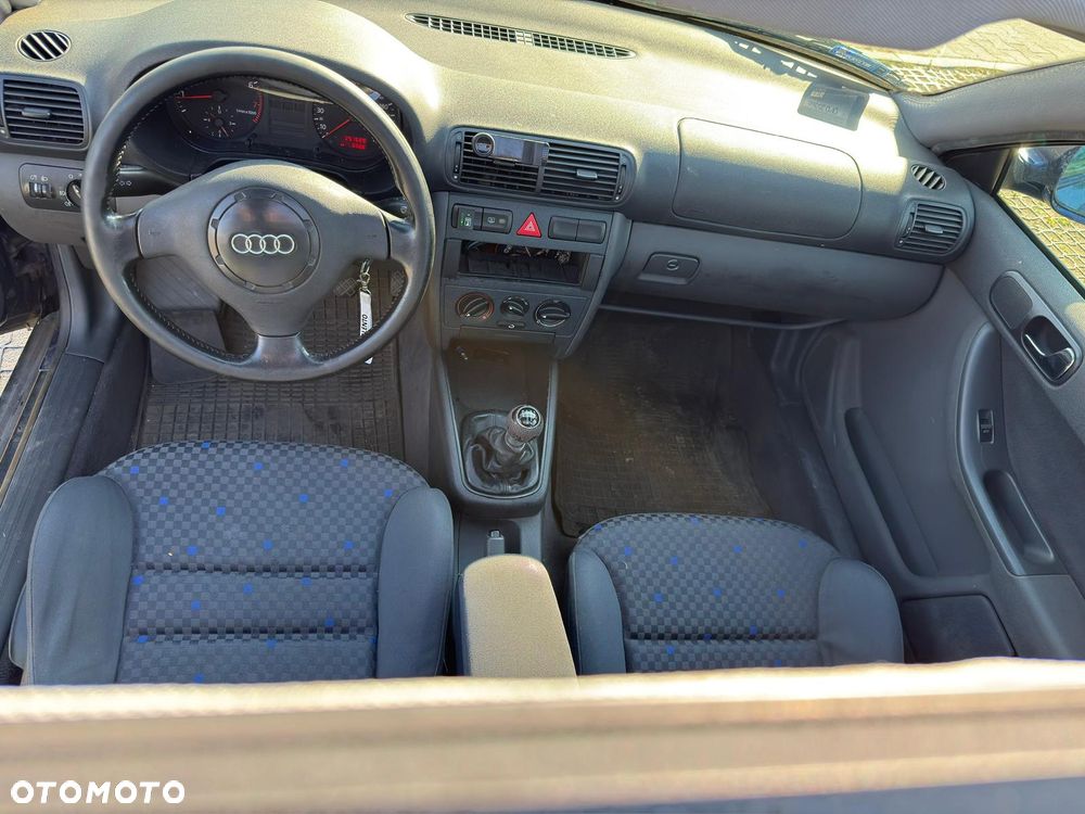Audi A3 3-drzwiowe 1.8 Ambition - 6