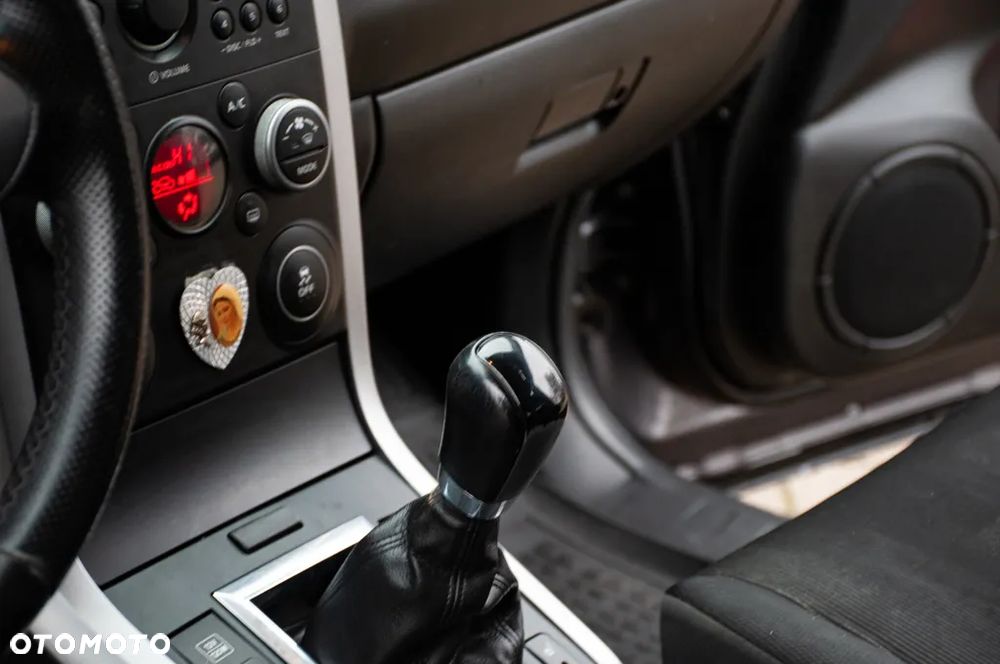 Suzuki Grand Vitara 1.6 Club - 9