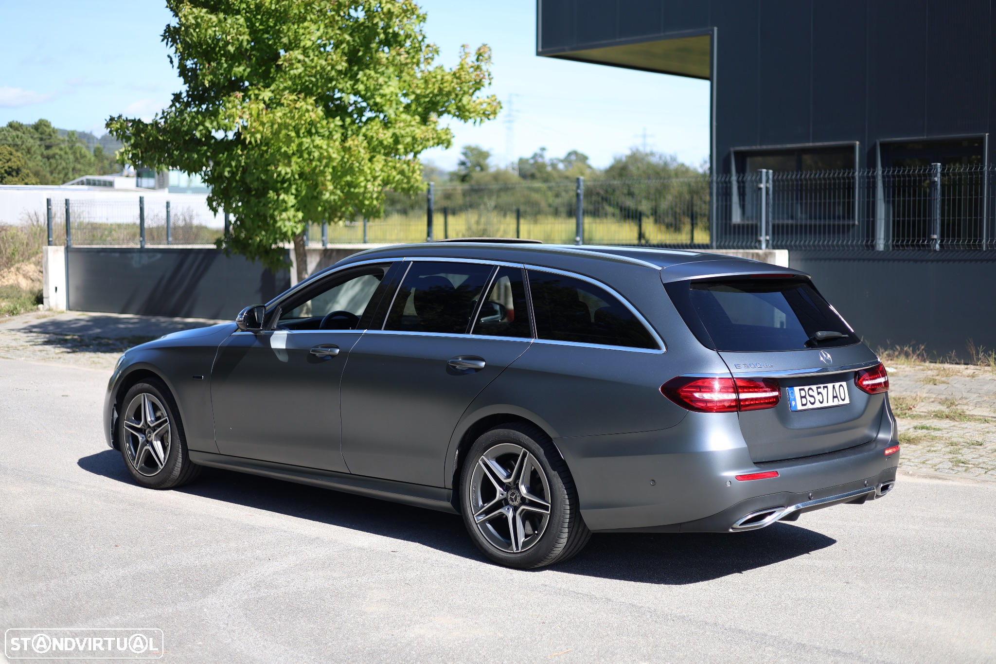 Mercedes-Benz E 300 de AMG Line - 4