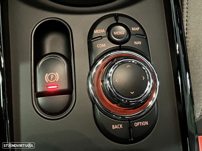 MINI Clubman John Cooper Works Premium P. JCW Plus Auto - 32