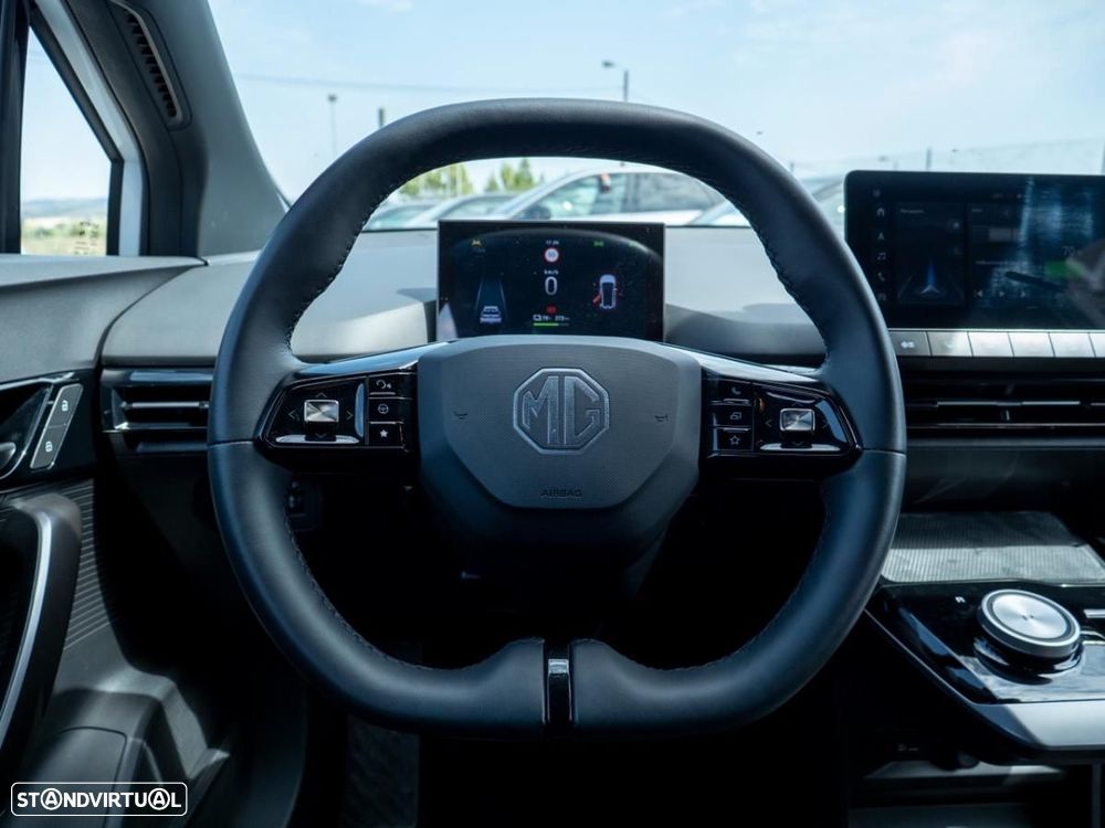 MG MG4 64 kWh Luxury - 27