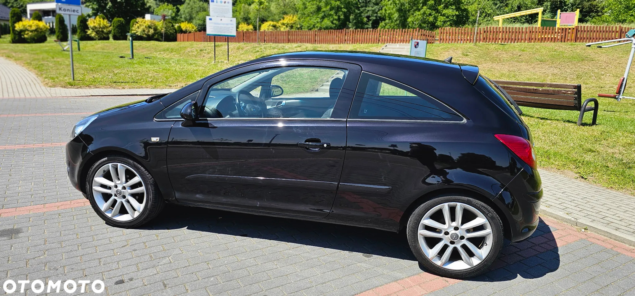 Opel Corsa 1.4 T Cosmo S&S - 24