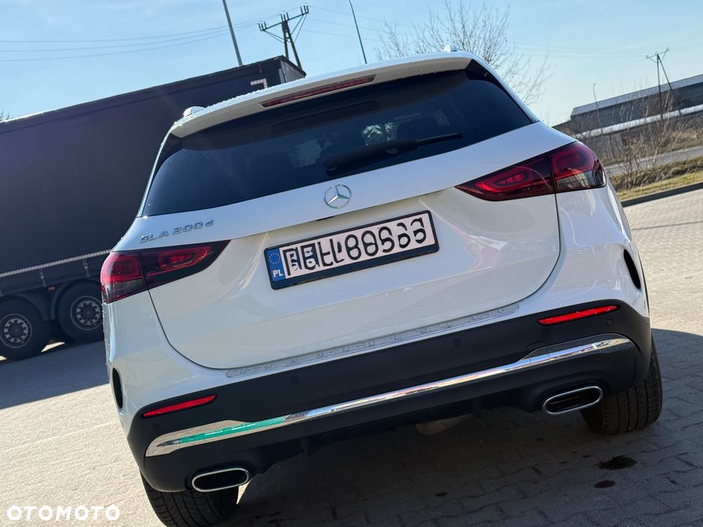 Mercedes-Benz GLA 200 d 8G-DCT AMG Line - 10
