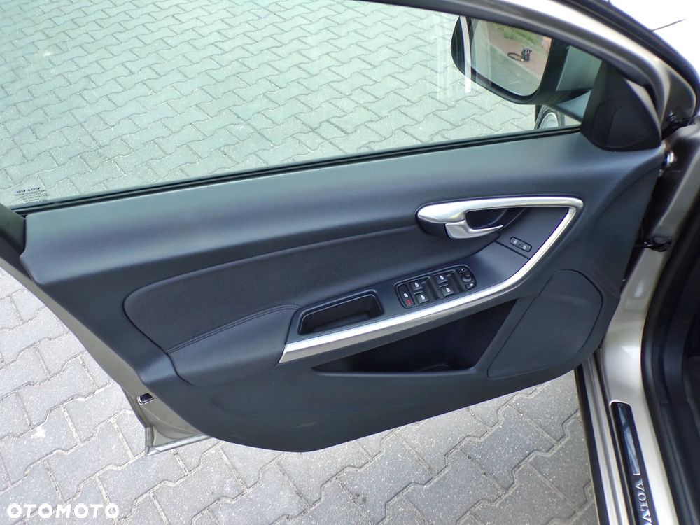 Volvo S60 D4 Summum - 17