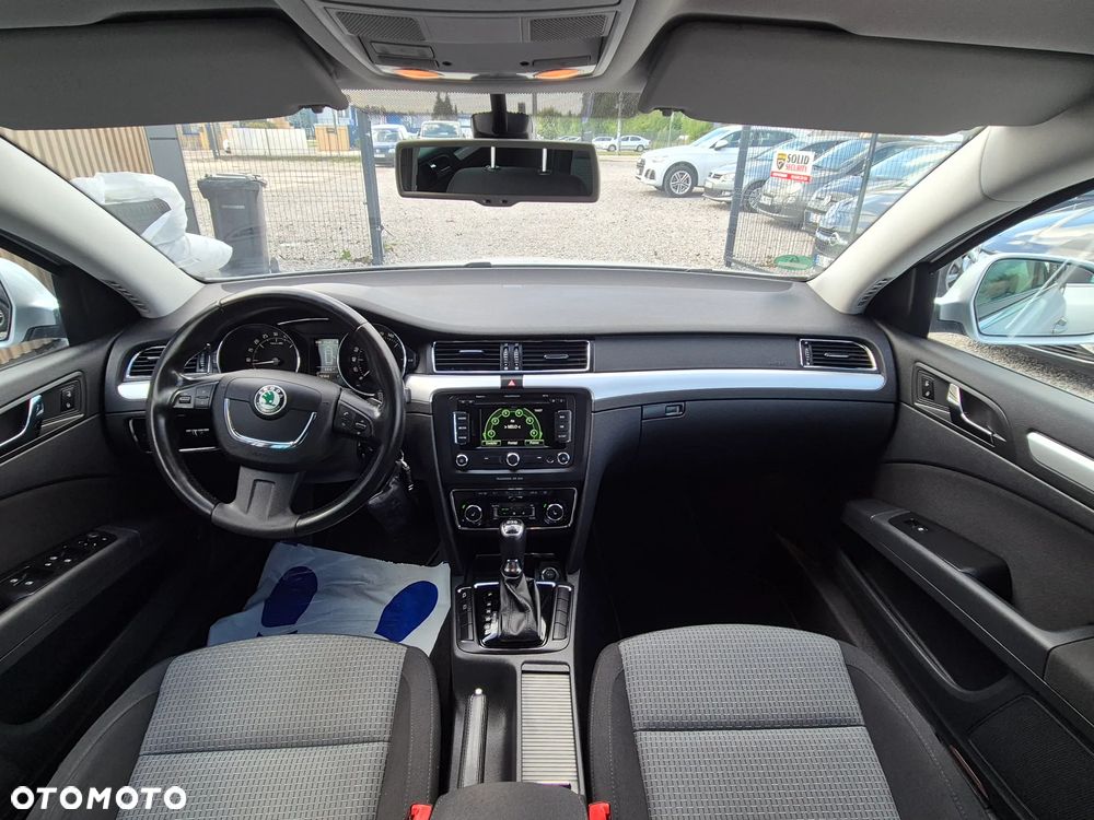 Skoda Superb 2.0 TDI DSG Exclusive - 29