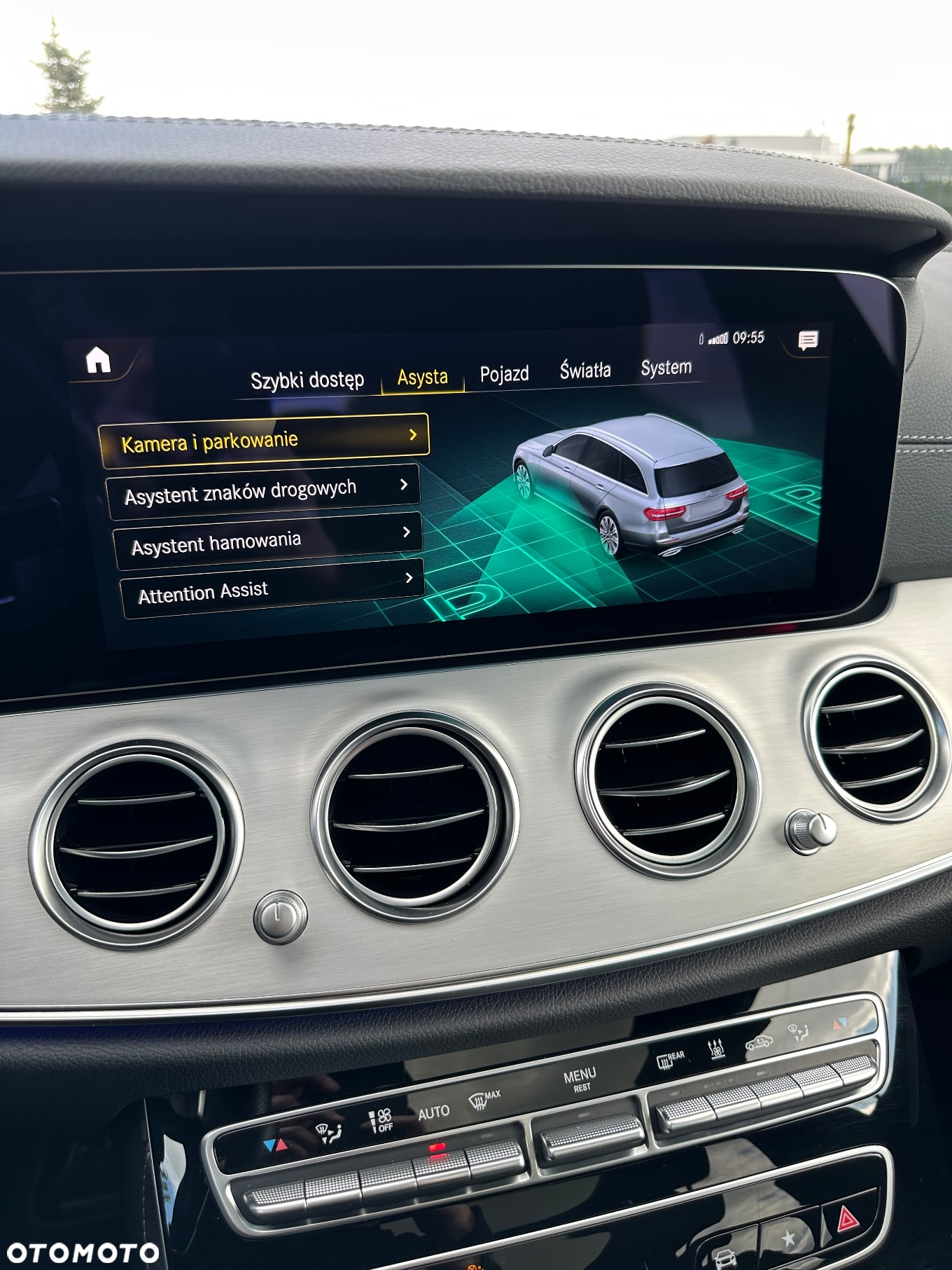 Mercedes-Benz Klasa E 300 d 4Matic T 9G-TRONIC AMG Line - 28