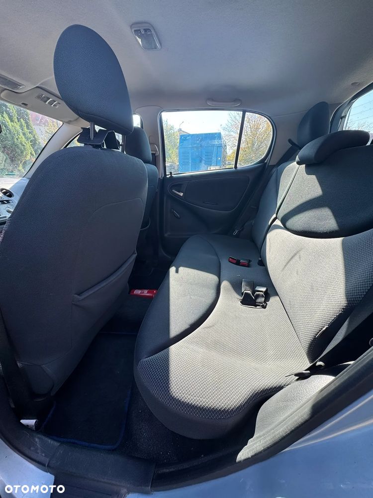 Toyota Yaris 1.0 Sol MM - 11