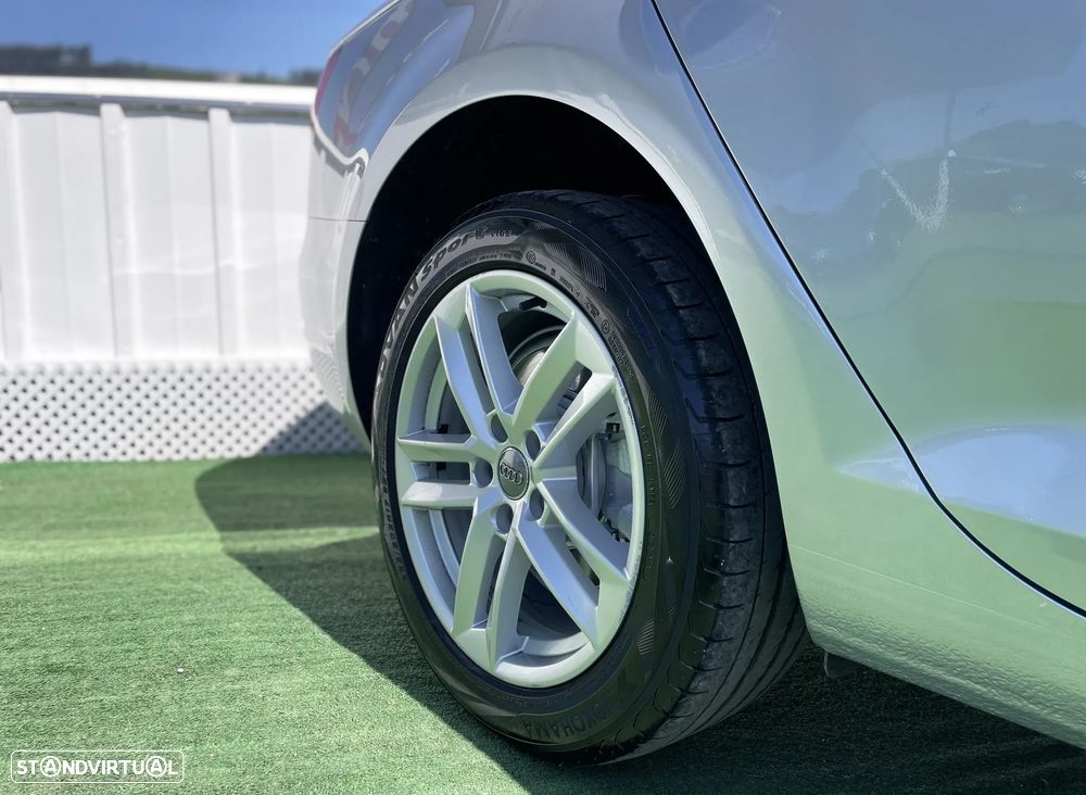 Audi A4 Avant 2.0 TDI Advance S tronic - 12