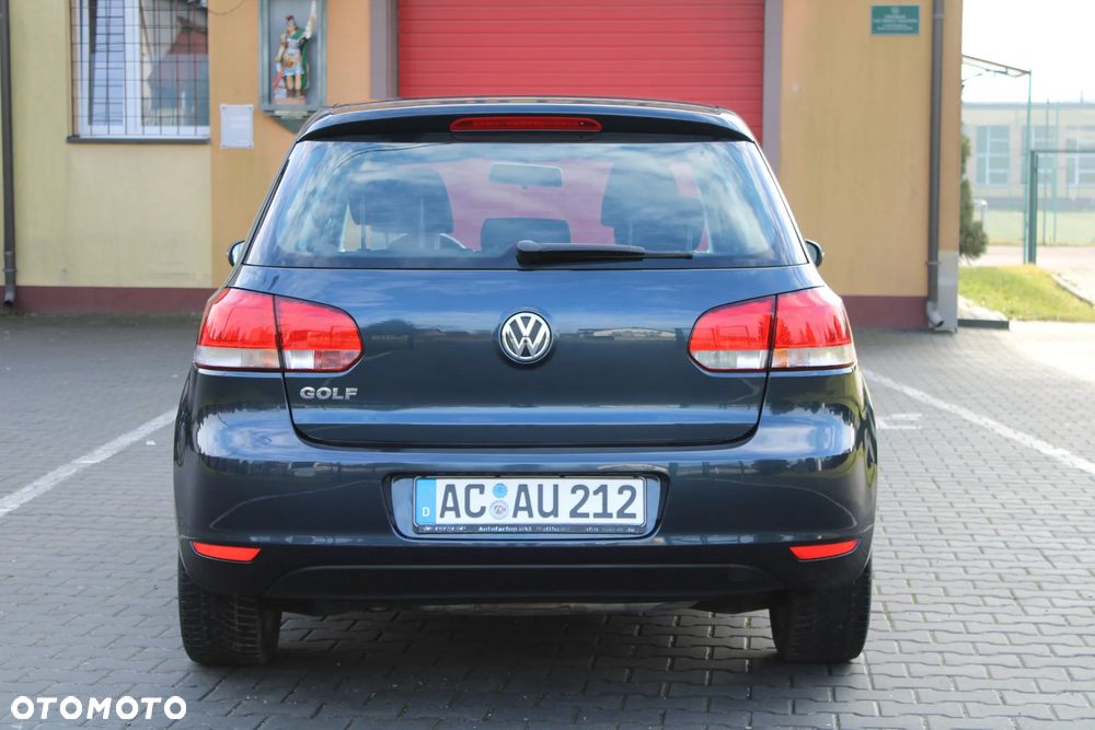 Volkswagen Golf - 8