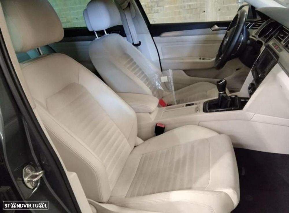VW Passat Variant - 3