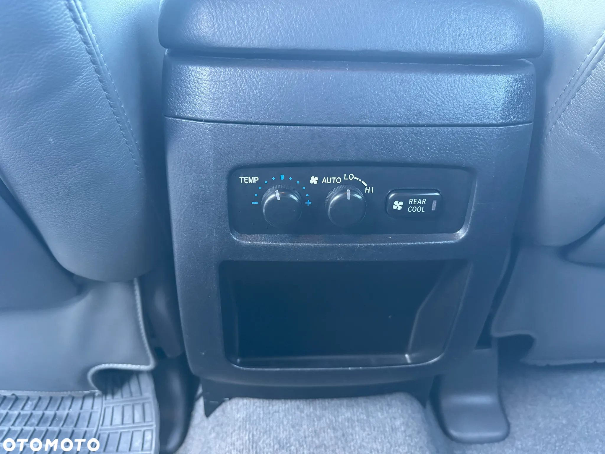 Toyota Land Cruiser - 14