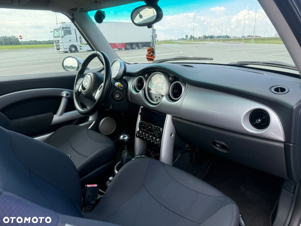 MINI Cooper Standard - 4