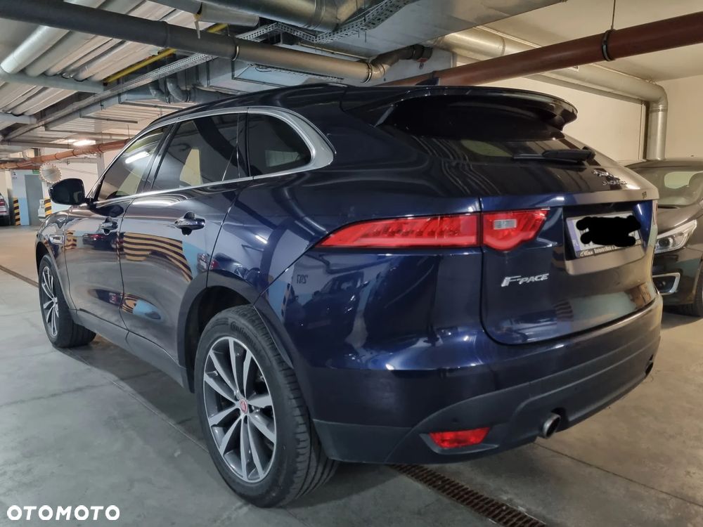 Jaguar F-Pace 30t AWD Prestige - 2