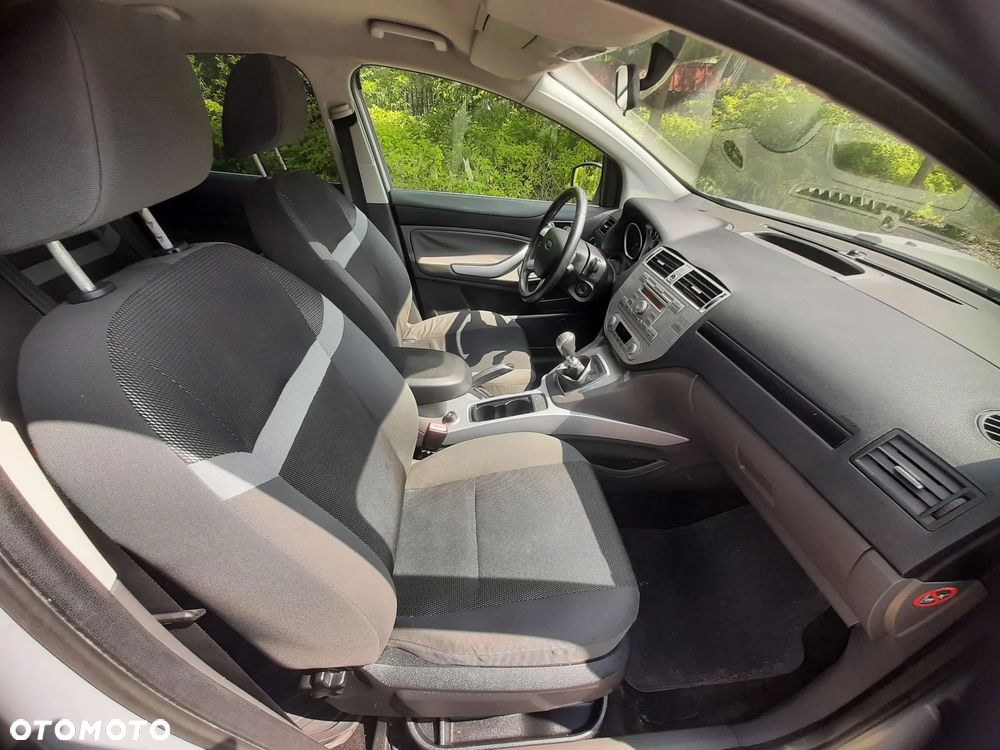 Ford Kuga - 13