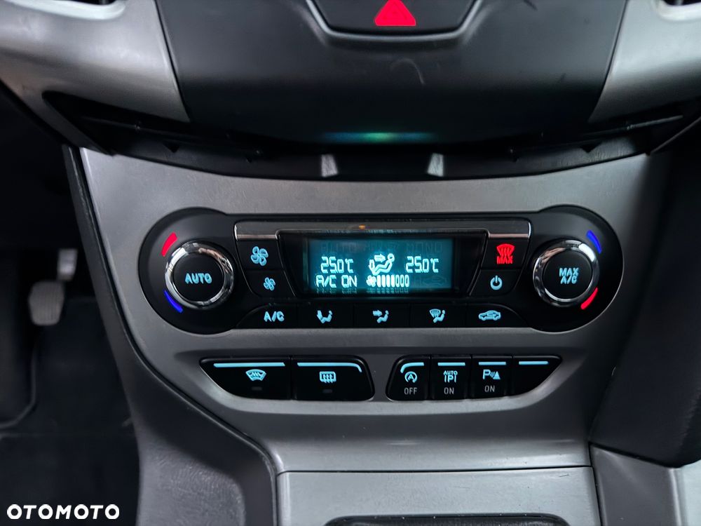 Ford Focus 1.6 TDCi DPF SYNC Edition - 17