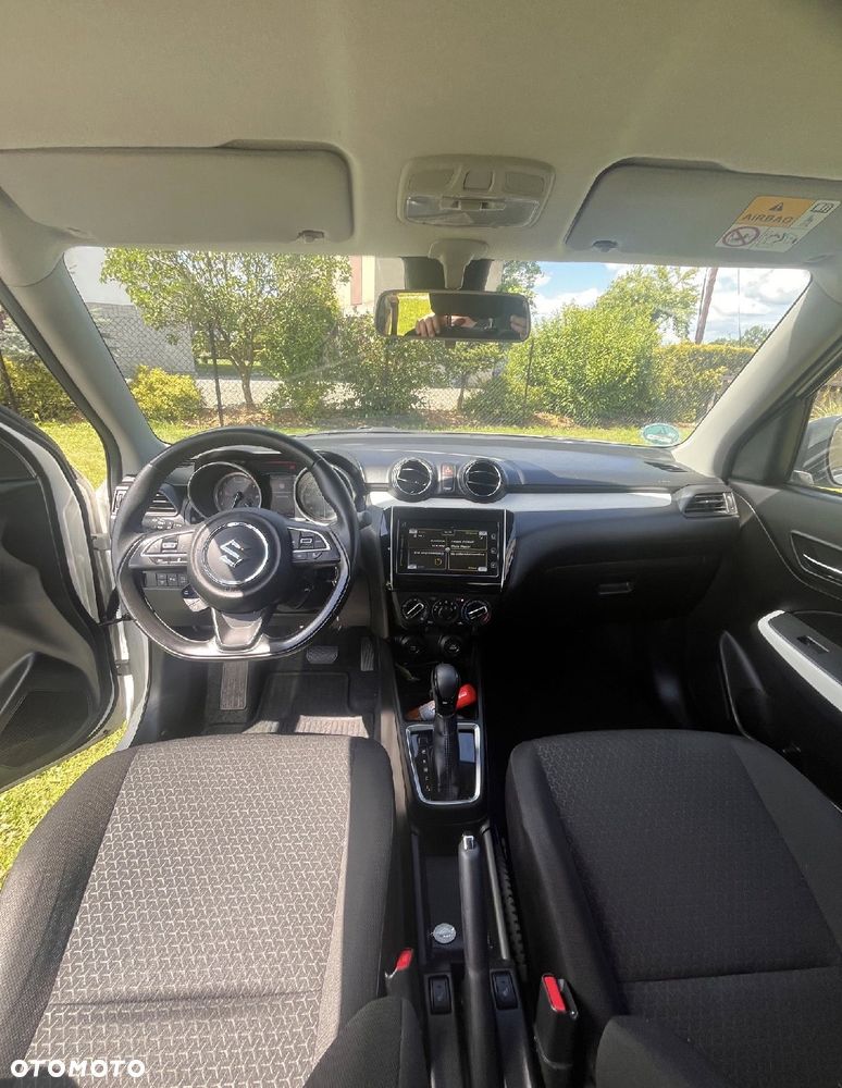 Suzuki Swift 1.2 Dualjet Hybrid CVT Comfort - 10